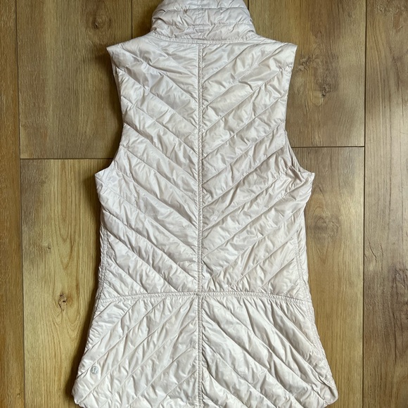 ⭐️ Lululemon Ride On Vest ⭐️ - Picture 6 of 14